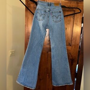 Levi’s Ribcage Bell 24x34